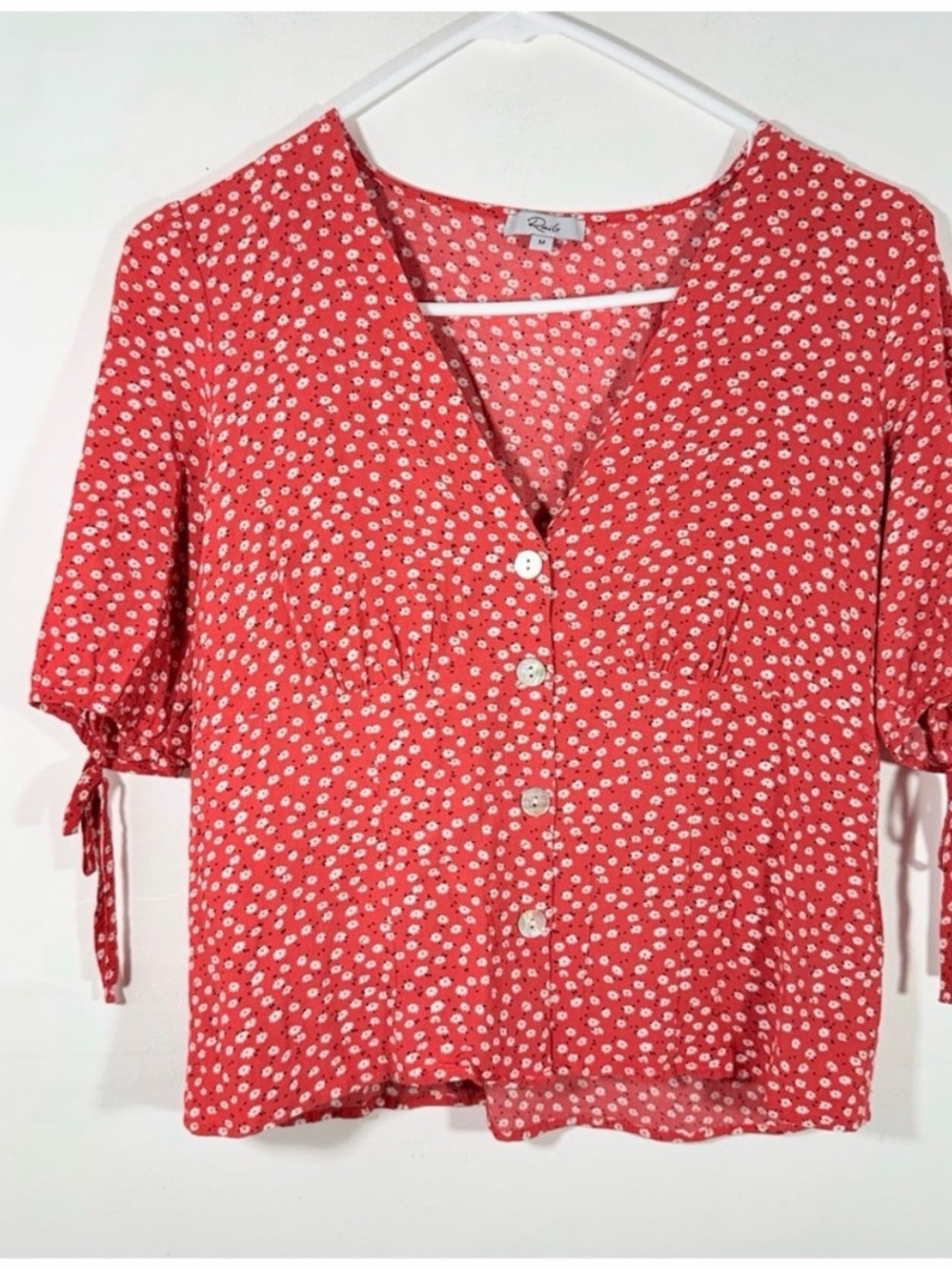 Rails Amelia Red Carmine Daisy Ditsy Floral Button Front V Neck Blouse Medium